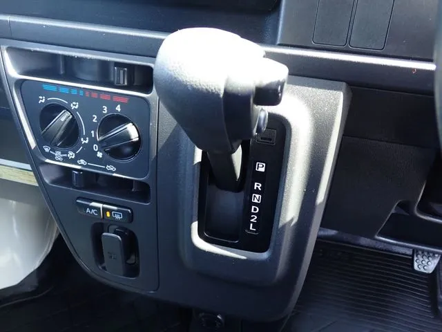 ハイゼットカーゴ（ダイハツ）の車両写真