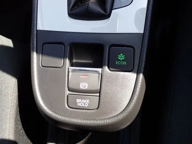 フィット　ｅ：ＨＥＶ（ホンダ）の車両写真