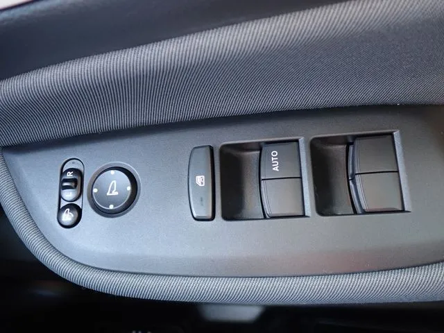 フィット　ｅ：ＨＥＶ（ホンダ）の車両写真