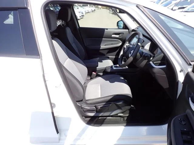 フィット　ｅ：ＨＥＶ（ホンダ）の車両写真