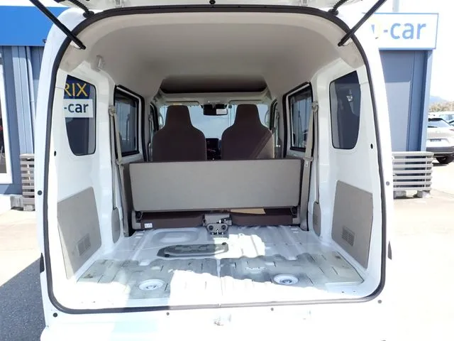 エブリイバン（スズキ）の車両写真