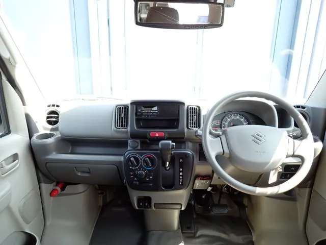 エブリイバン（スズキ）の車両写真