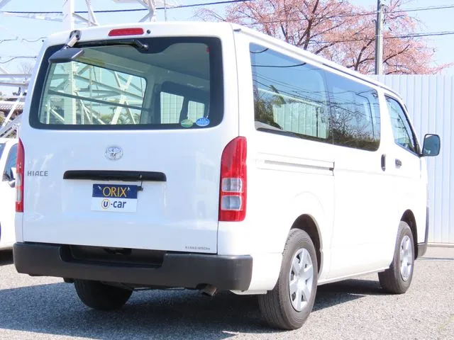 ハイエースバン　１．２５ｔ　２ＷＤ（トヨタ）の車両写真