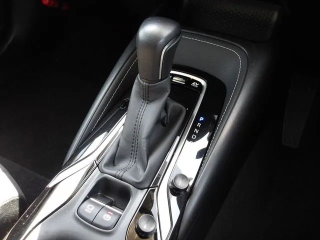 トヨタ　カローラ　ツーリング　ハイブリッド