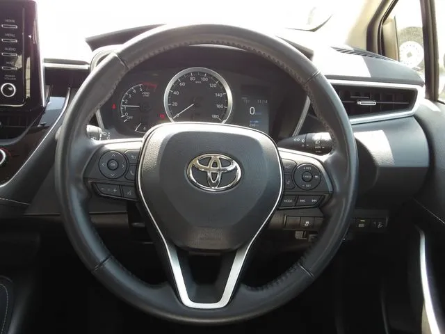 トヨタ　カローラ　ツーリング　ハイブリッド