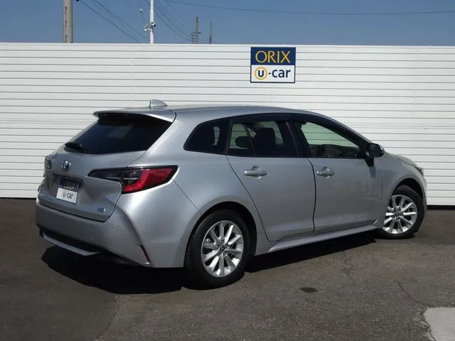 トヨタ　カローラ　ツーリング　ハイブリッド