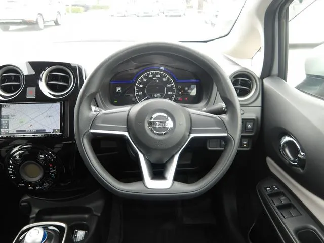 ノート（ニッサン）の車両写真