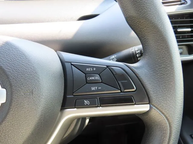 セレナ(ニッサン)の車両写真