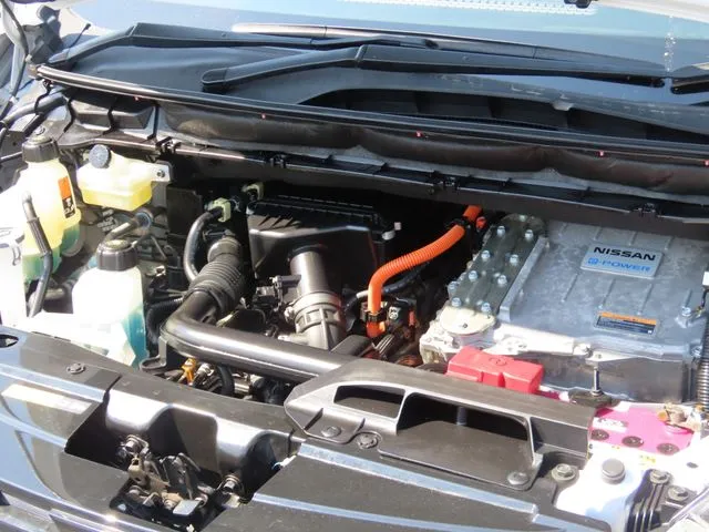 セレナ(ニッサン)の車両写真