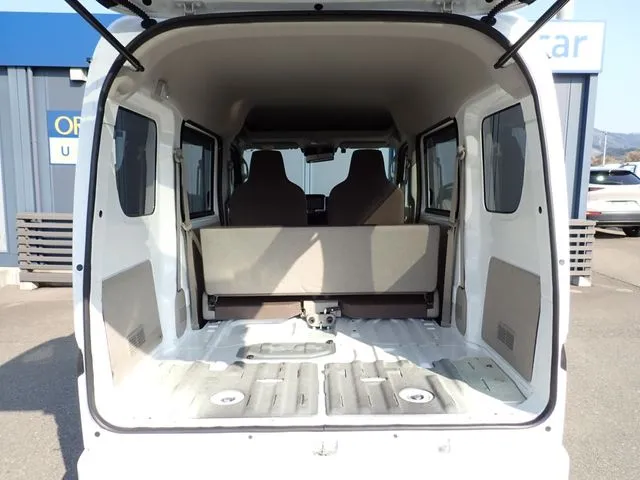 エブリイバン（スズキ）の車両写真