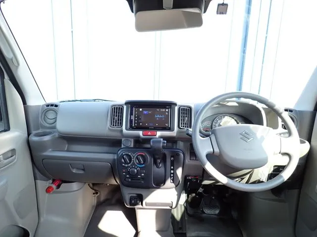 エブリイバン（スズキ）の車両写真