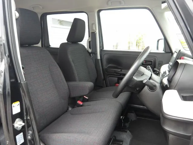 スペーシア(スズキ)の車両写真