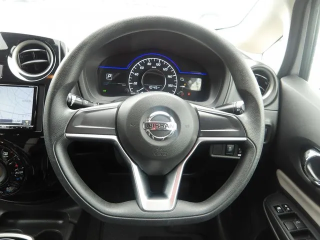 ノート（ニッサン）の車両写真