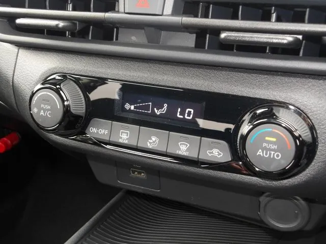 ニッサン　ノート