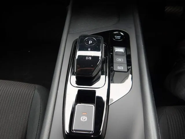 ニッサン　ノート