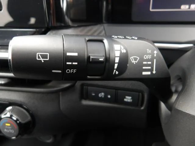 ニッサン　ノート