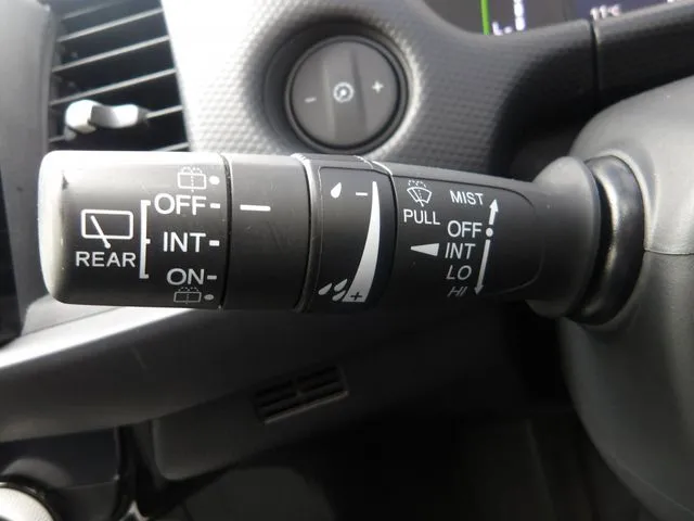 ホンダ　フィット　ｅ：ＨＥＶ　４ＷＤ