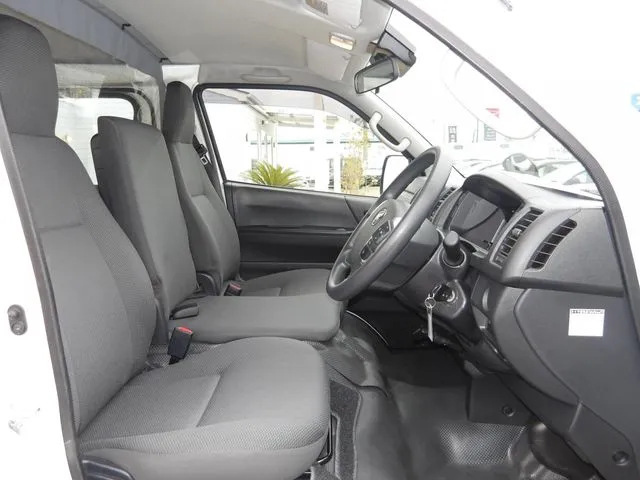 トヨタ ハイエースバン 1.25t 2WD