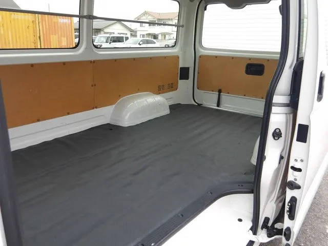 トヨタ ハイエースバン 1.25t 2WD