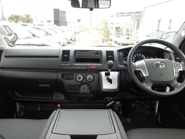 トヨタ ハイエースバン 1.25t 2WD