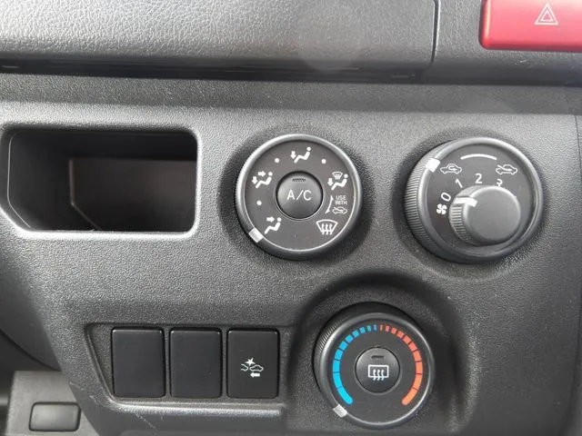 トヨタ ハイエースバン 1.25t 2WD