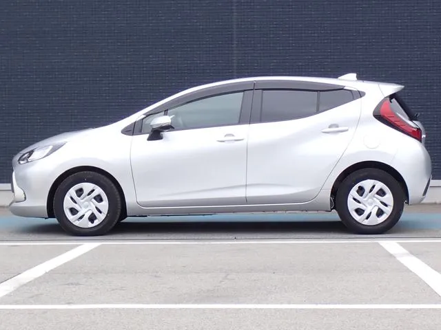 アクア（トヨタ）の車両写真