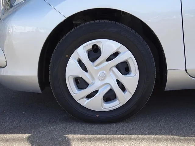 アクア（トヨタ）の車両写真