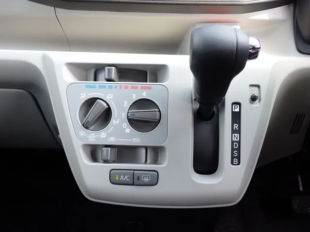 ダイハツ ミラ イース