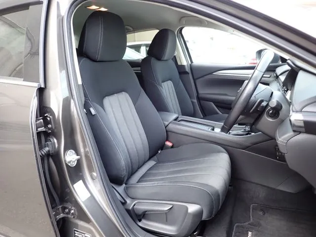 ＭＡＺＤＡ６　セダン（マツダ）の車両写真