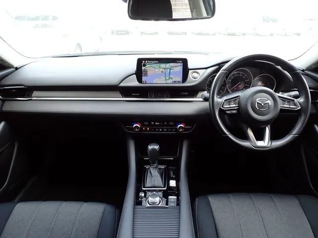 ＭＡＺＤＡ６　セダン（マツダ）の車両写真