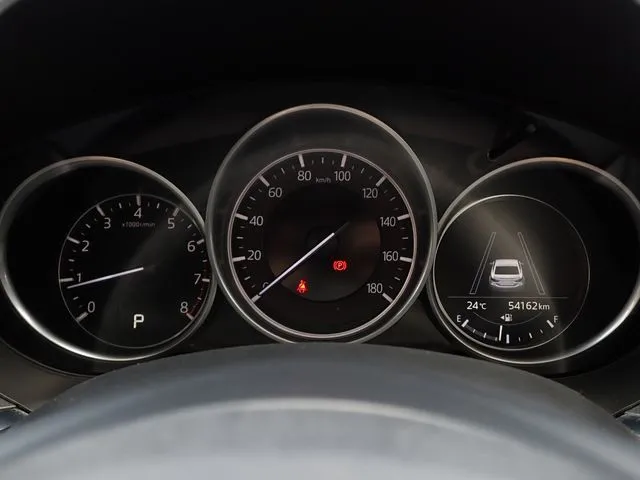 ＭＡＺＤＡ６　セダン（マツダ）の車両写真