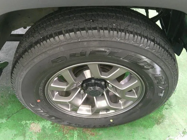 ジムニーシエラ（スズキ）の車両写真