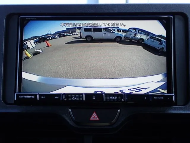 ヤリス ハイブリッド(トヨタ)の車両写真