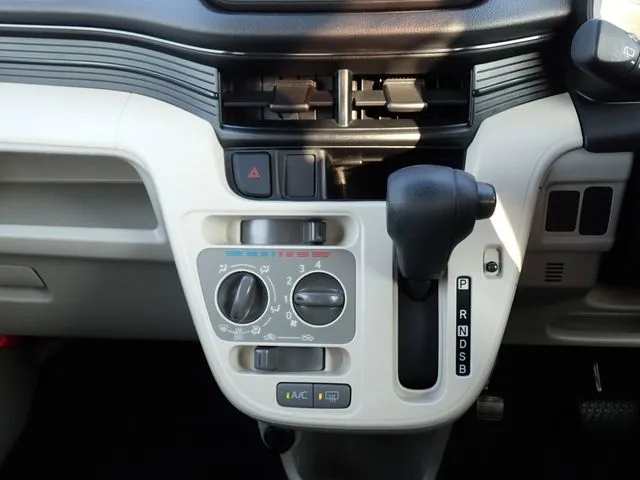 ムーヴ(ダイハツ)の車両写真