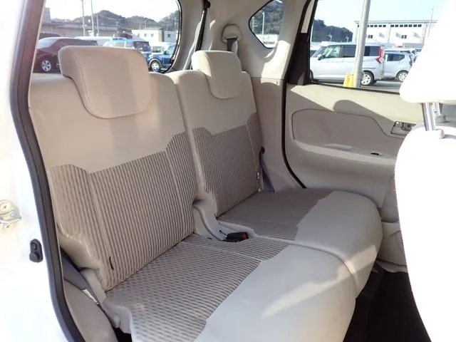 ムーヴ(ダイハツ)の車両写真