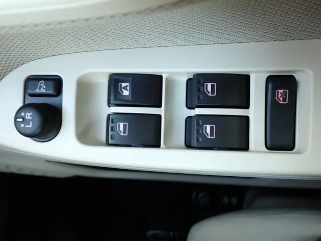 ムーヴ(ダイハツ)の車両写真