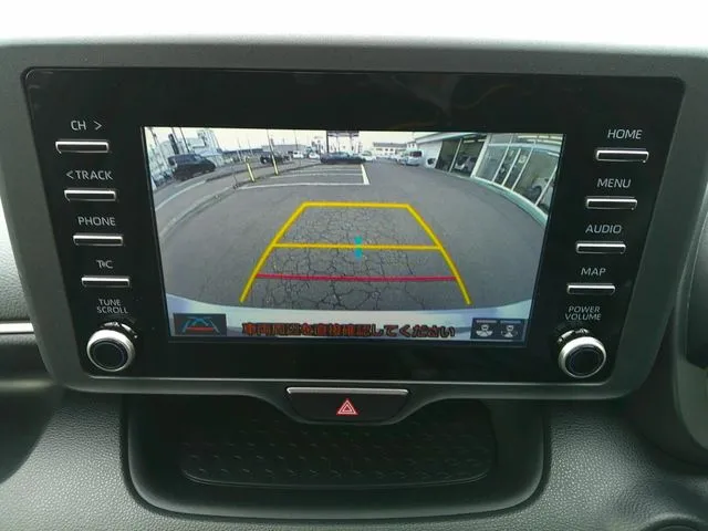 ヤリス ハイブリッド(トヨタ)の車両写真