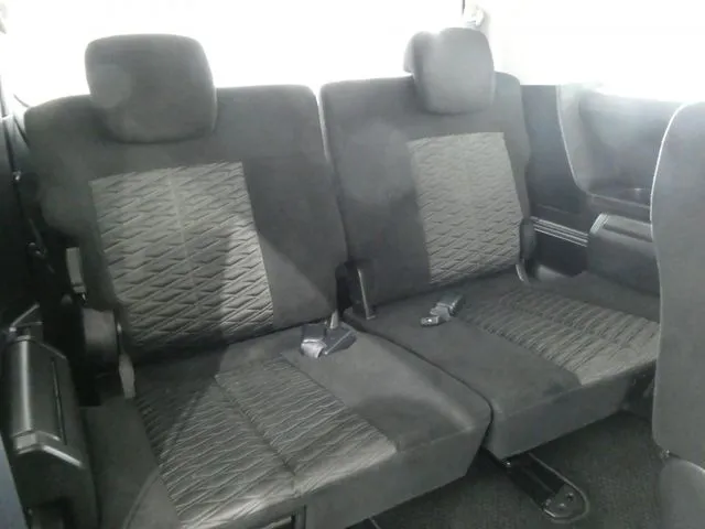 デリカ　Ｄ：５　４ＷＤ（ミツビシ）の車両写真