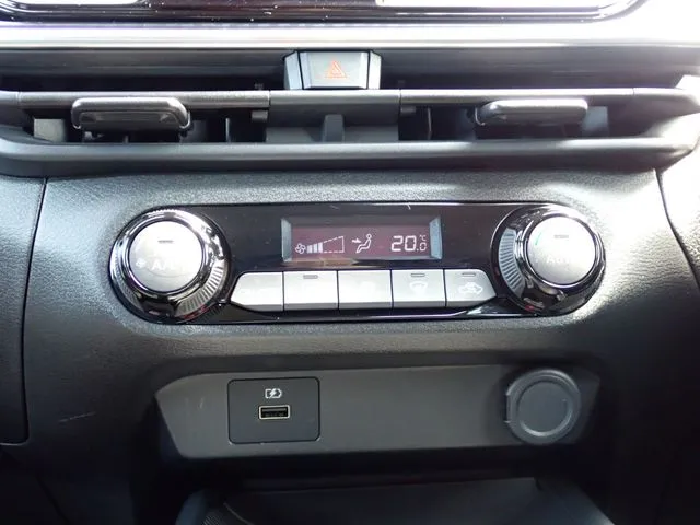 ノート（ニッサン）の車両写真