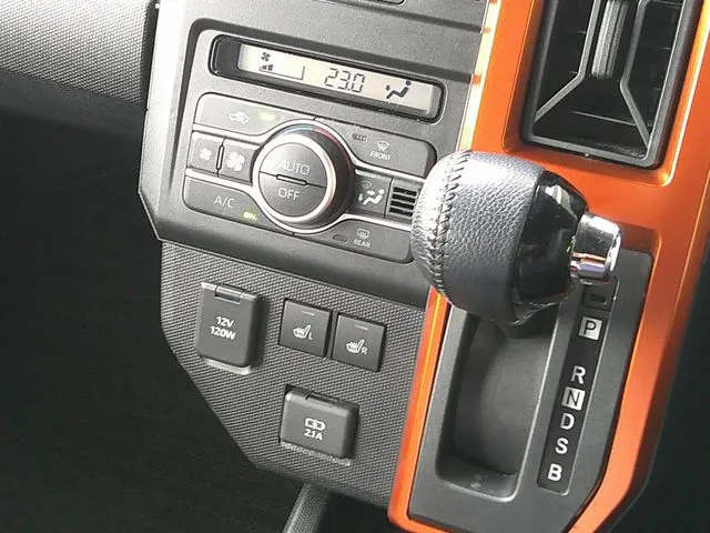 ダイハツ　タフト