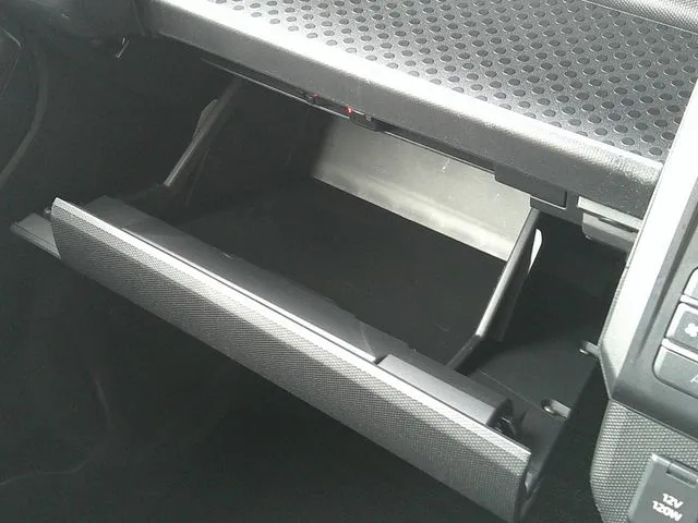 ダイハツ　タフト