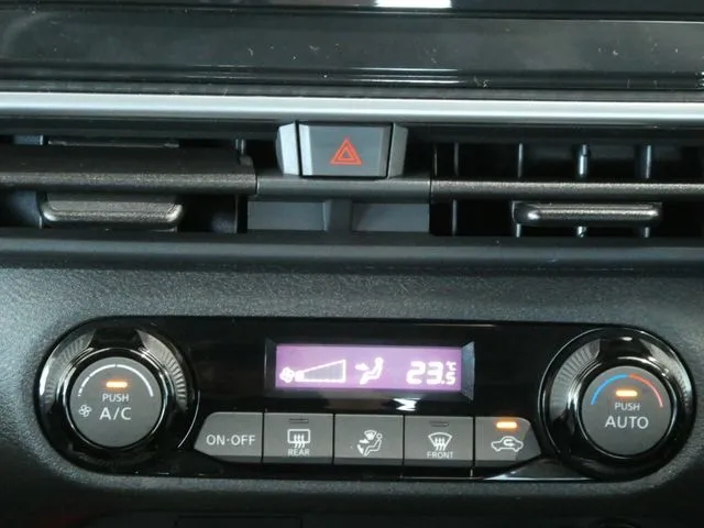 ノート（ニッサン）の車両写真