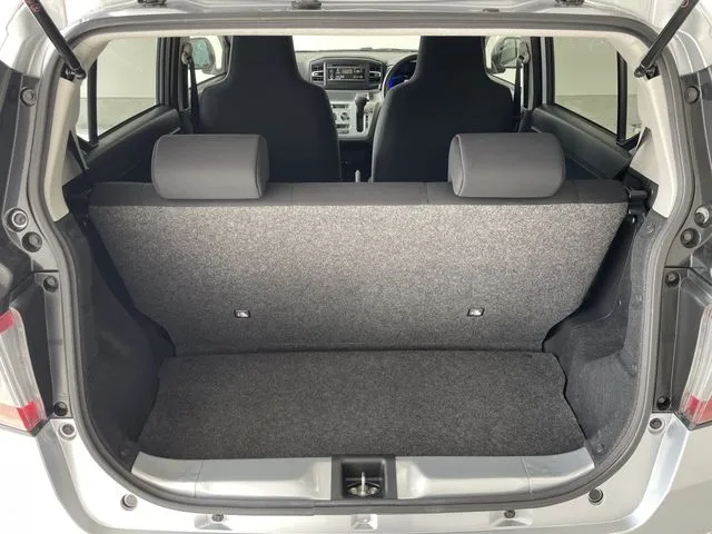 ダイハツ　ミラ　イース