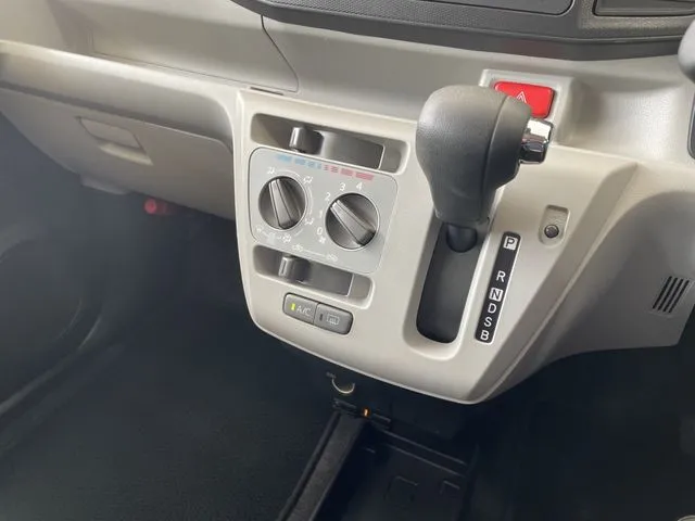 ダイハツ　ミラ　イース