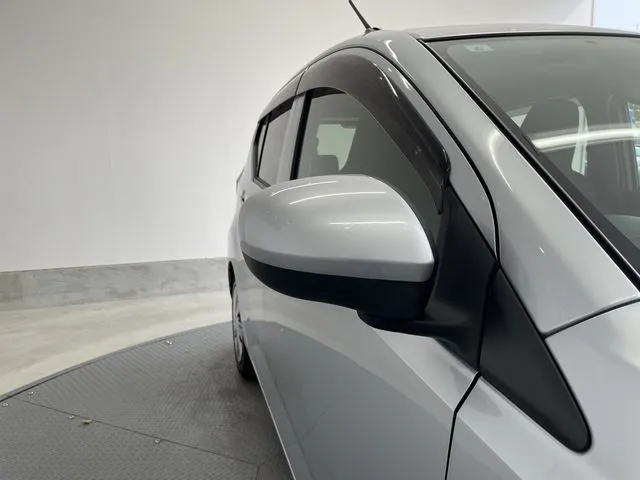 ダイハツ　ミラ　イース