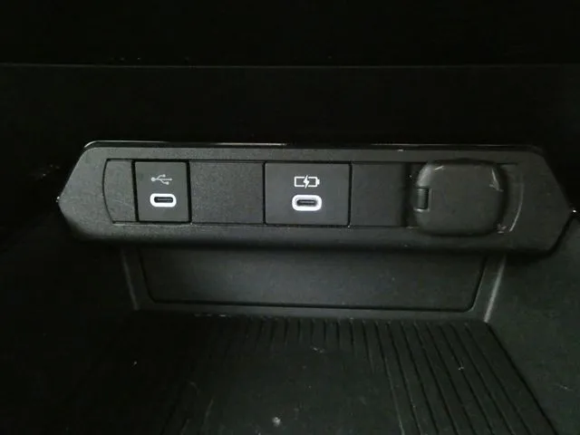 プリウス（トヨタ）の車両写真