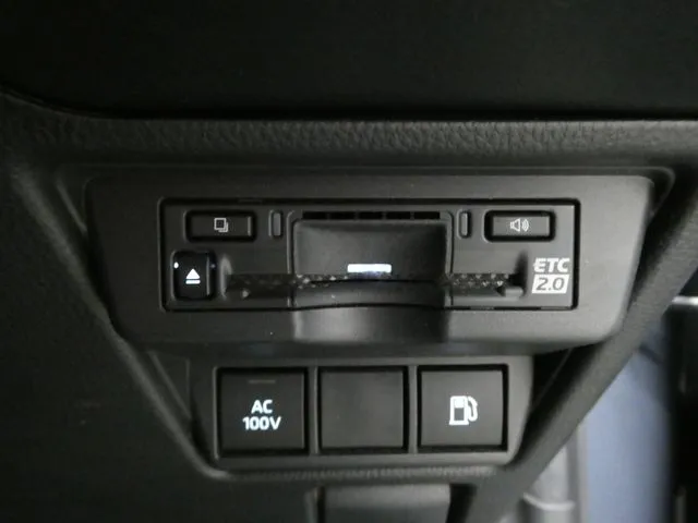 プリウス（トヨタ）の車両写真