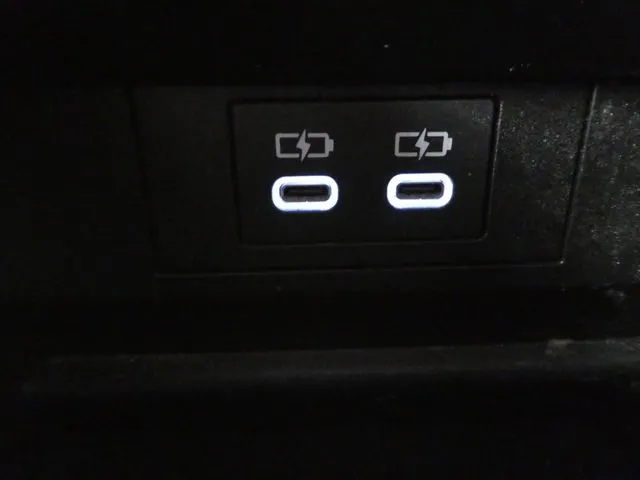 プリウス（トヨタ）の車両写真