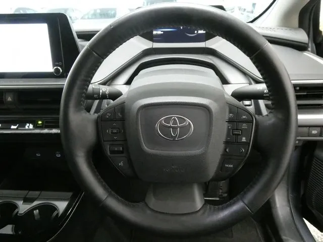 プリウス（トヨタ）の車両写真