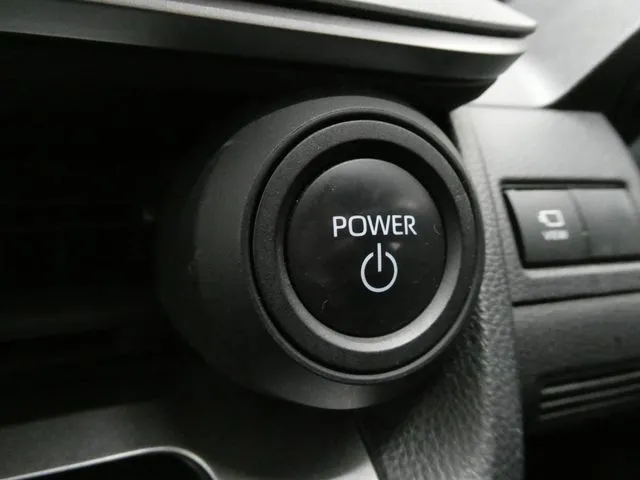 プリウス（トヨタ）の車両写真